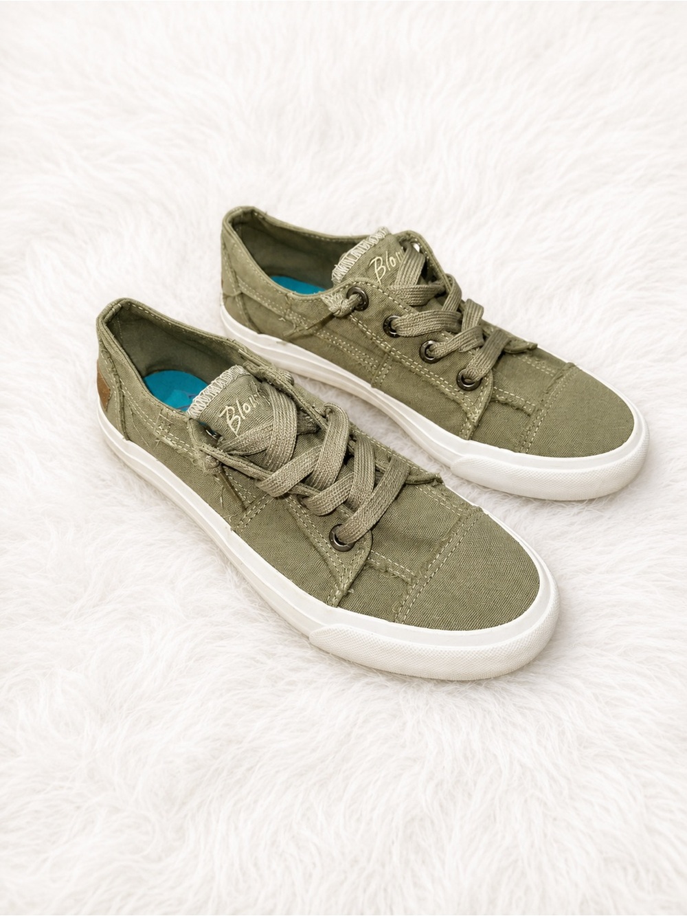Blowfish Malibu Women’s Size 7.5 Olive Green Canvas Sneakers Casual Distressed - Picture 4 of 5